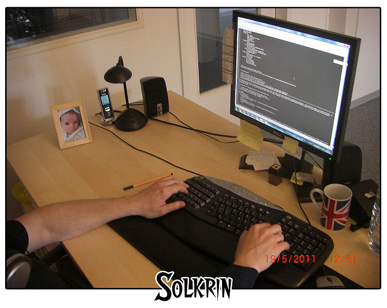 Arquivo:Solkrin desk.jpg